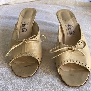 Peter Fox beige slides